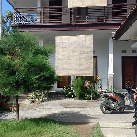 Rasti Homestay Kuta  エクステリア 写真
